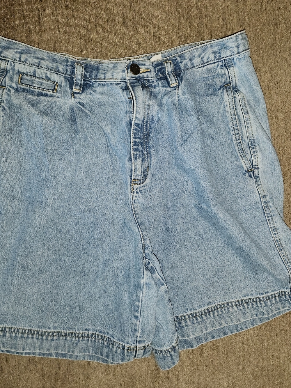 Lizwear By Liz Claiborne Light Wash Denim Shorts 14P